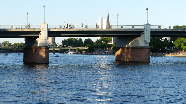 Die Untermainbrücke Frankfurt am Main