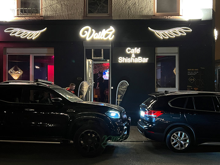 Voila Cafe Shishabar Mainufer Frankfurt