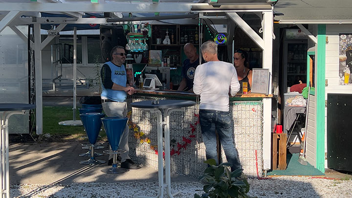 Tandys Riverside Bar Cafe am Frankfurt Mainufer