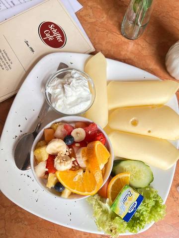 Schiffer Café Sachsenhausen Frankfurt Kuchen Frühstück Speise