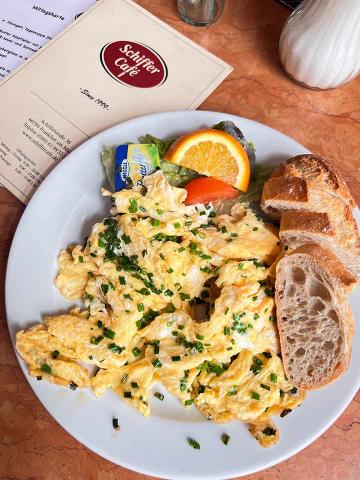 Schiffer Café Sachsenhausen Frankfurt Kuchen Frühstück Speise