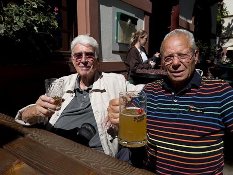 Gäste zur Neueröffnung Zum Sachs Frankfurter Küche Sachsenhausen Frankfurt